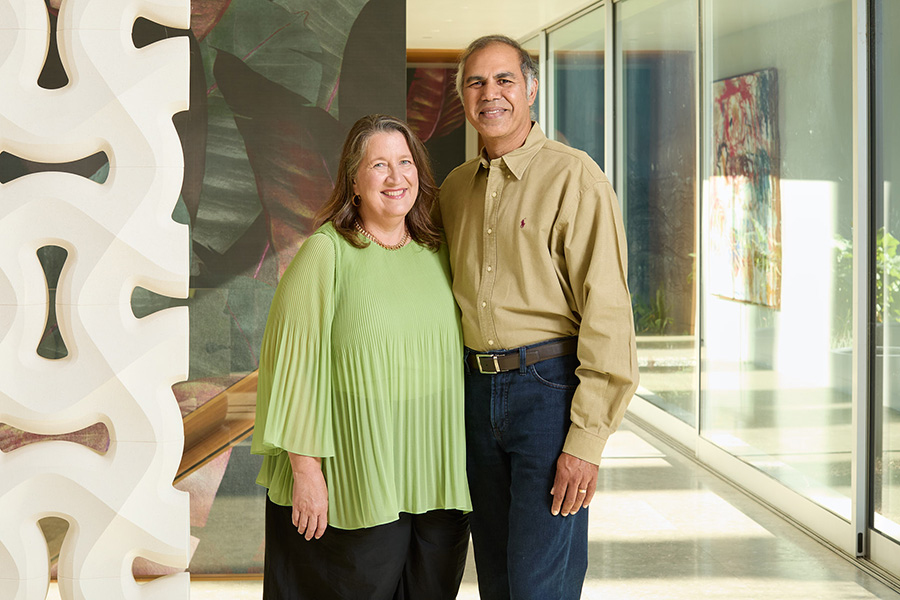 Ana Méndez and Rajeev Jayavant